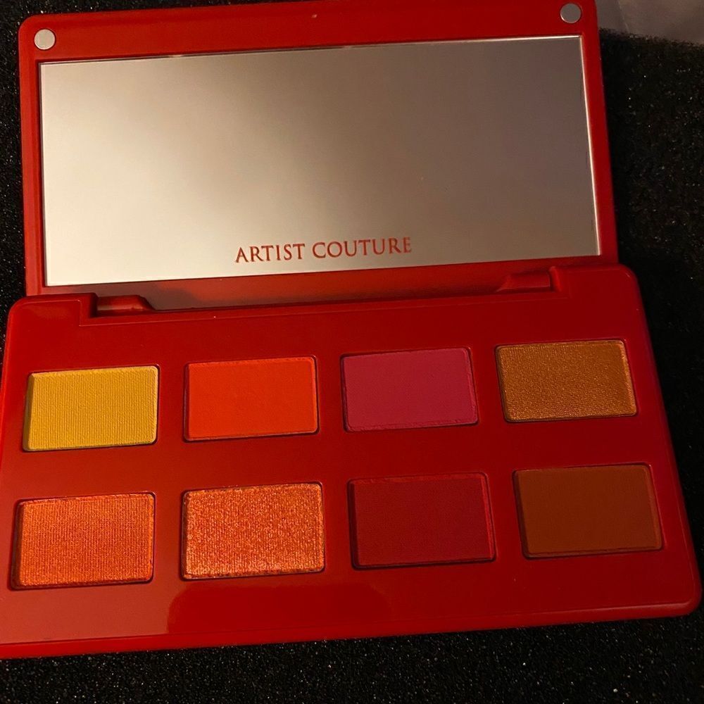Artist Couture Caliente Eyeshadow Palette - Vibrant Red